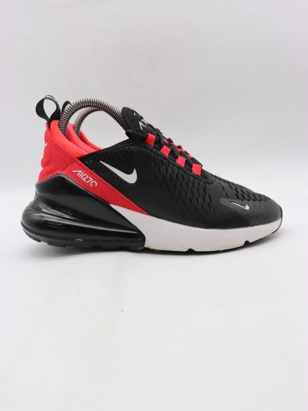 Nike Air Max 270 Red Black Youth 5.5 Womens 7 Low Top Lace-Up Running 943345-025